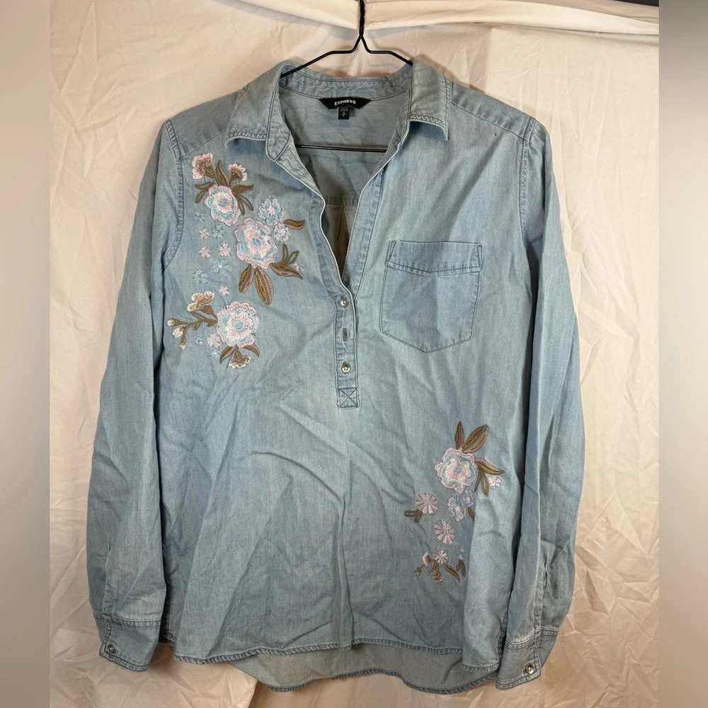 Women’s EXpress size small embroidered flower Blue denim jean shirt V Neck